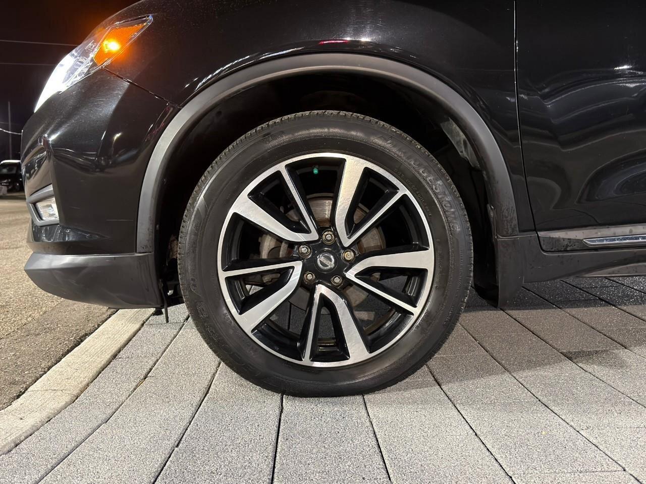 2017 Nissan Rogue SL PlatinumCERTIFIED AS-TRADED, AWD, SUNROOF, NAVI Photo