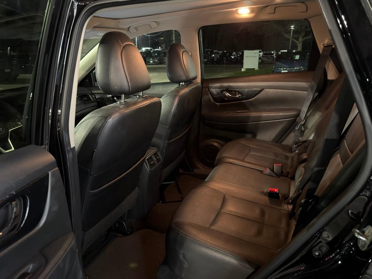 2017 Nissan Rogue SL PlatinumCERTIFIED AS-TRADED, AWD, SUNROOF, NAVI Photo