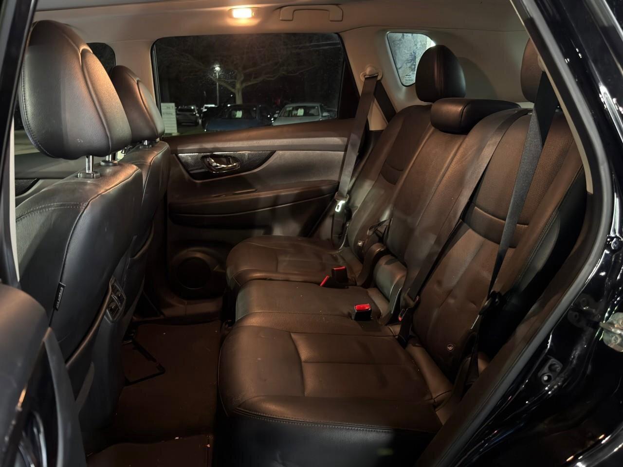 2017 Nissan Rogue SL PlatinumCERTIFIED AS-TRADED, AWD, SUNROOF, NAVI Photo