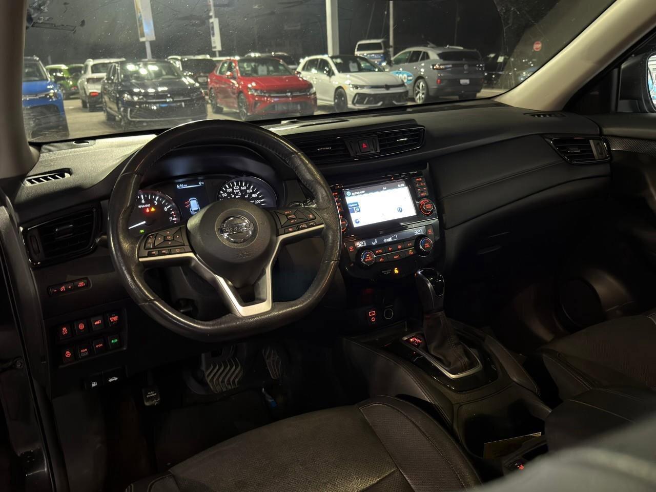 2017 Nissan Rogue SL PlatinumCERTIFIED AS-TRADED, AWD, SUNROOF, NAVI Photo