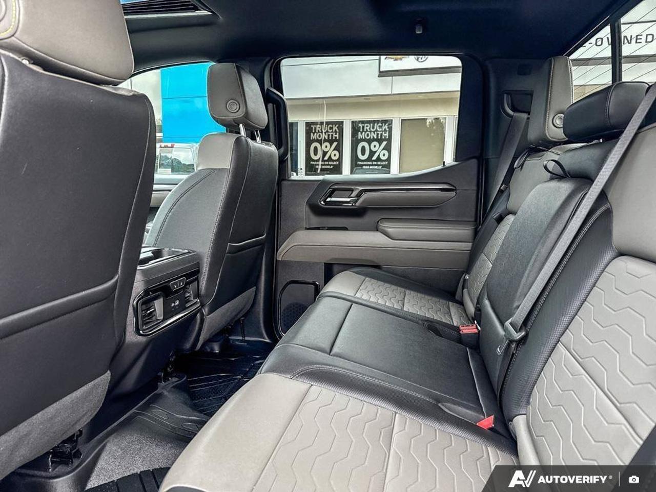 2023 Chevrolet Silverado 1500 ZR2 RUNNING BOARDS, TONNEAU COVER. Photo