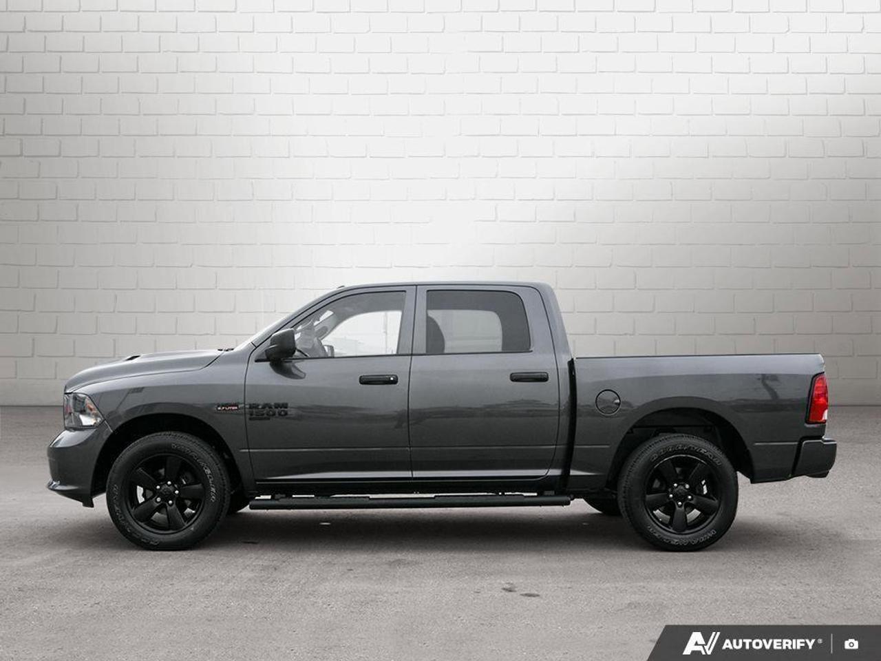 2022 RAM 1500 Classic ExpressBLACK EXPRESS, NIGHT, HEMI, CREW, 4X4, TOW Photo2