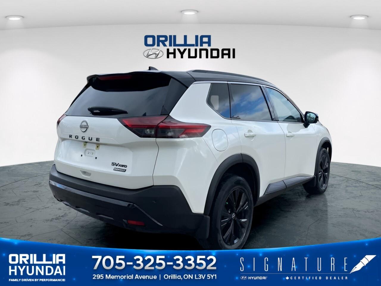 2023 Nissan Rogue AWD SV Midnight Edition Photo4