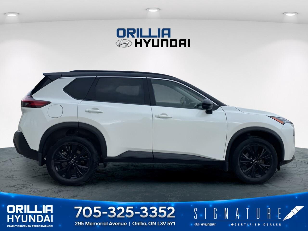 2023 Nissan Rogue AWD SV Midnight Edition Photo