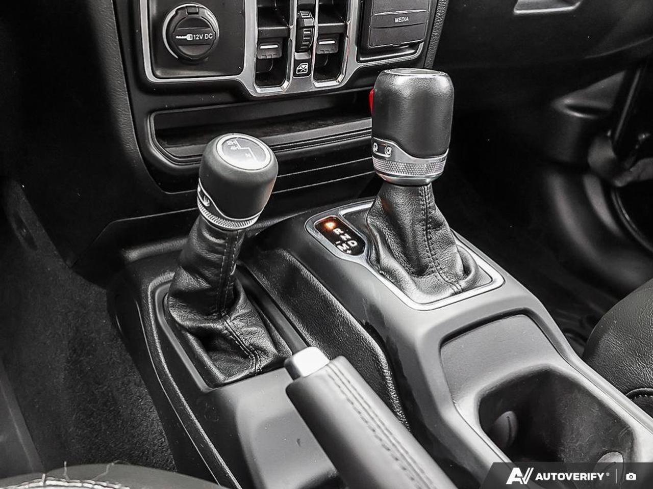 2023 Jeep Wrangler Sahara AltitudeSAHARA ALTITUDE, 4X4, 2.0T, NAV, HT Photo