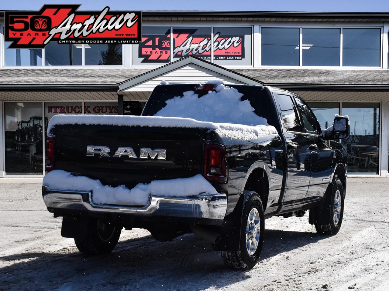 2025 RAM 2500 Big Horn Crew Cab 4x4 Photo3