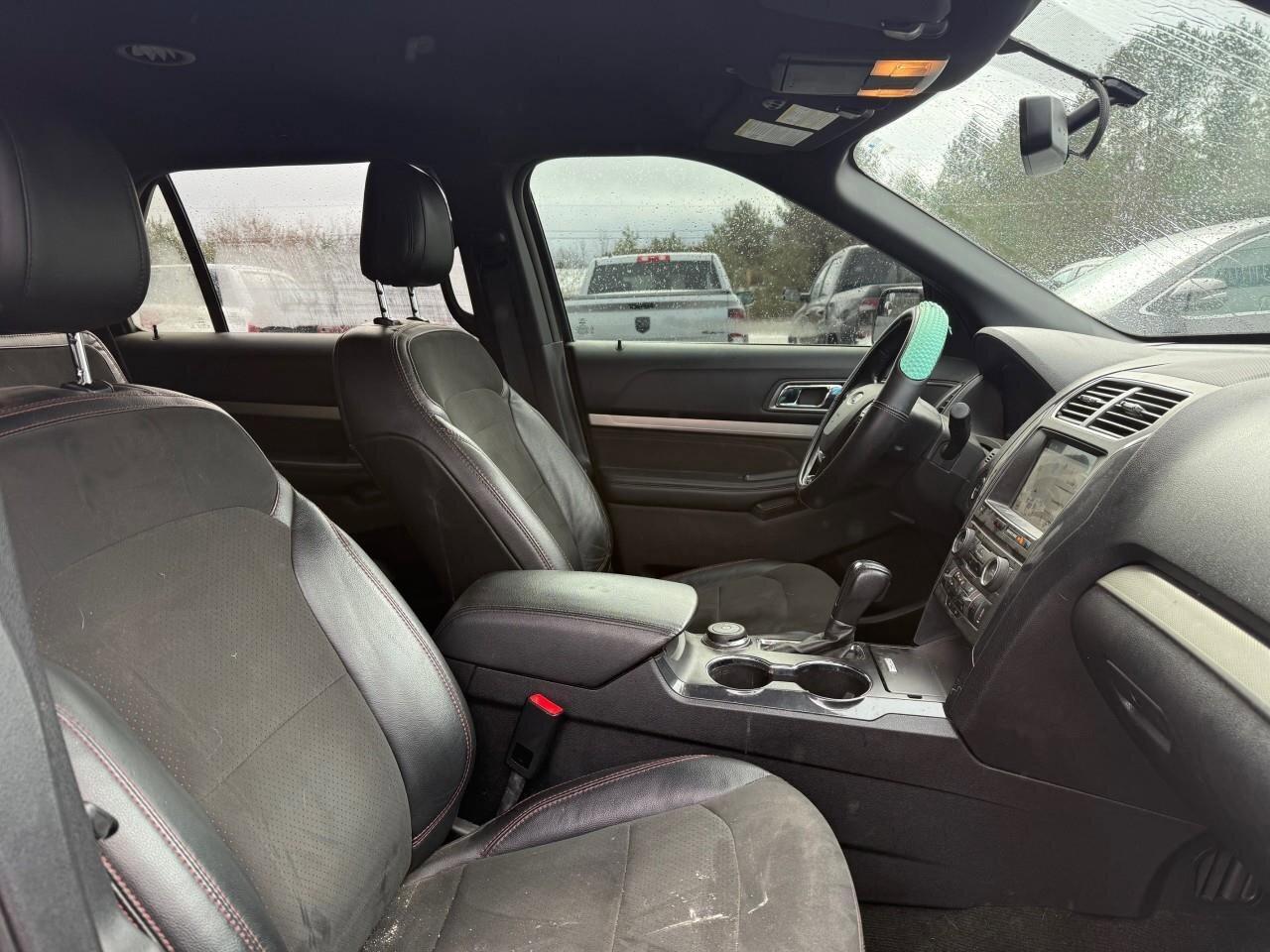 2018 Ford Explorer XLT   7 PASSENGER SEATING   ALL WEATHER MATS Photo
