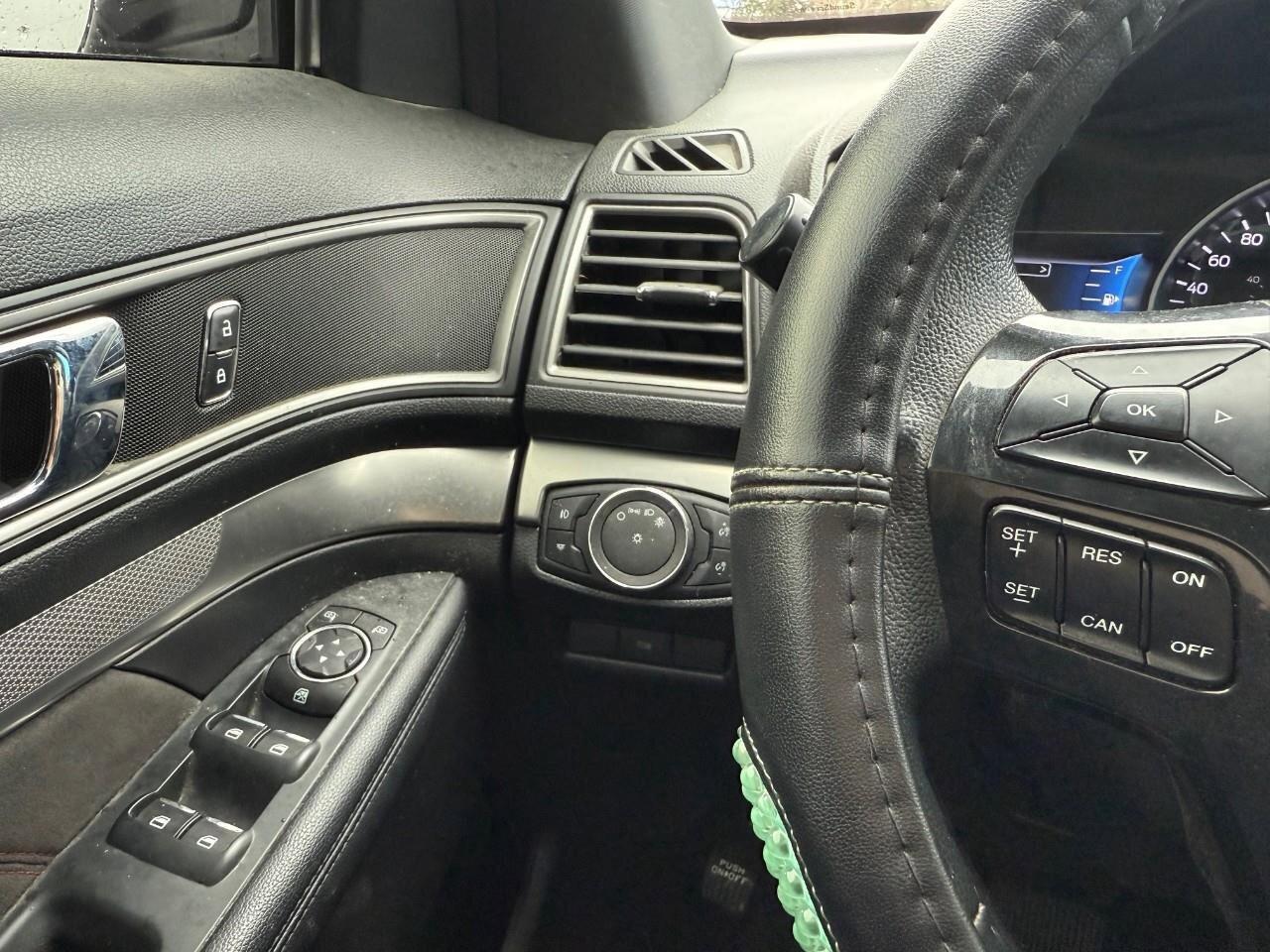 2018 Ford Explorer XLT   7 PASSENGER SEATING   ALL WEATHER MATS Photo