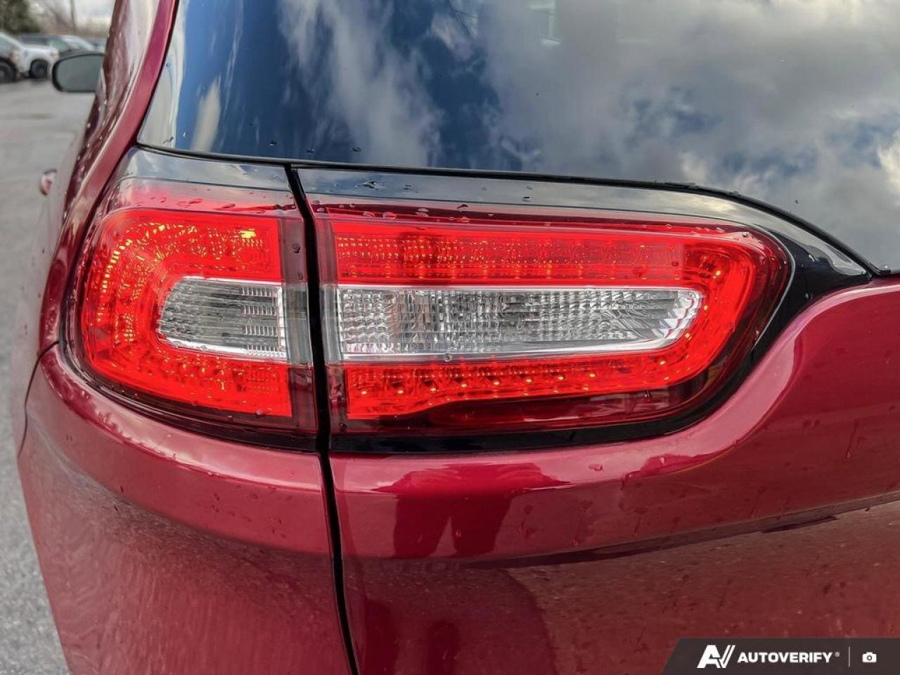 2016 Jeep Cherokee North   NAV   V6   HTD STEERING WHEEL NAV   V6   H Photo