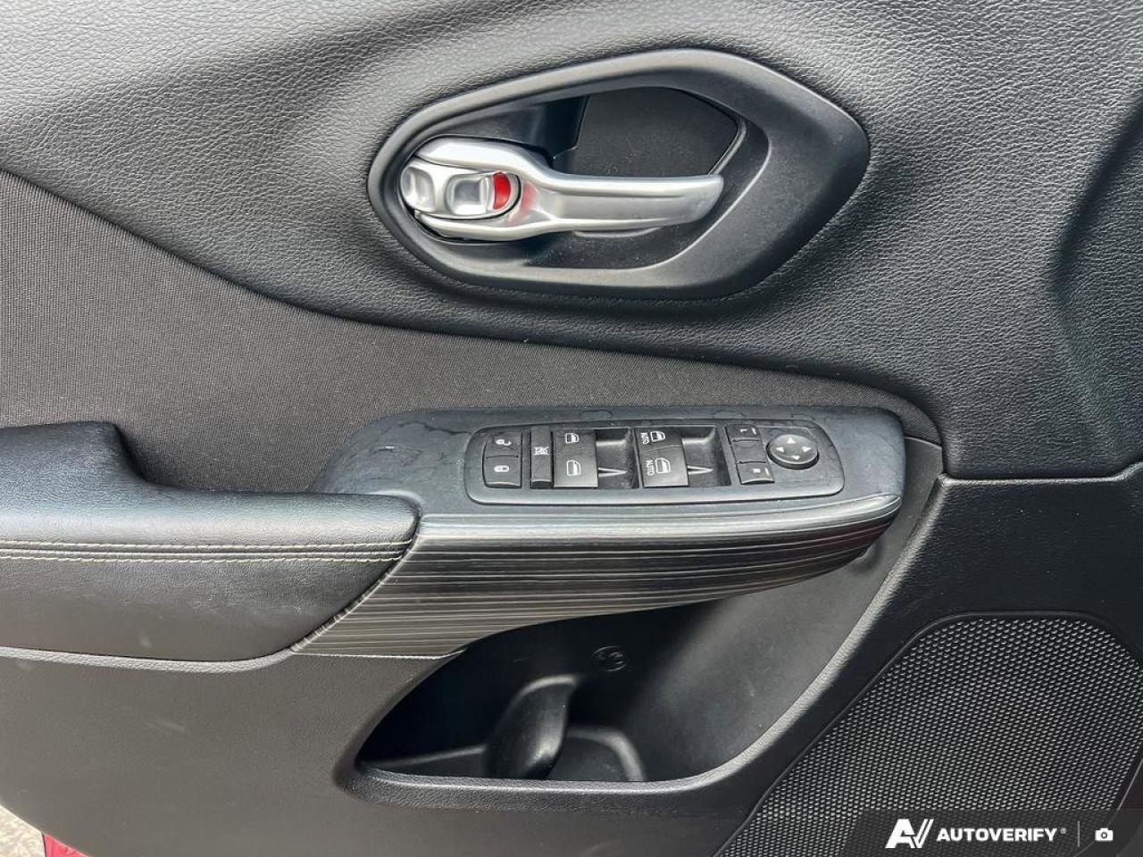 2016 Jeep Cherokee North   NAV   V6   HTD STEERING WHEEL NAV   V6   H Photo