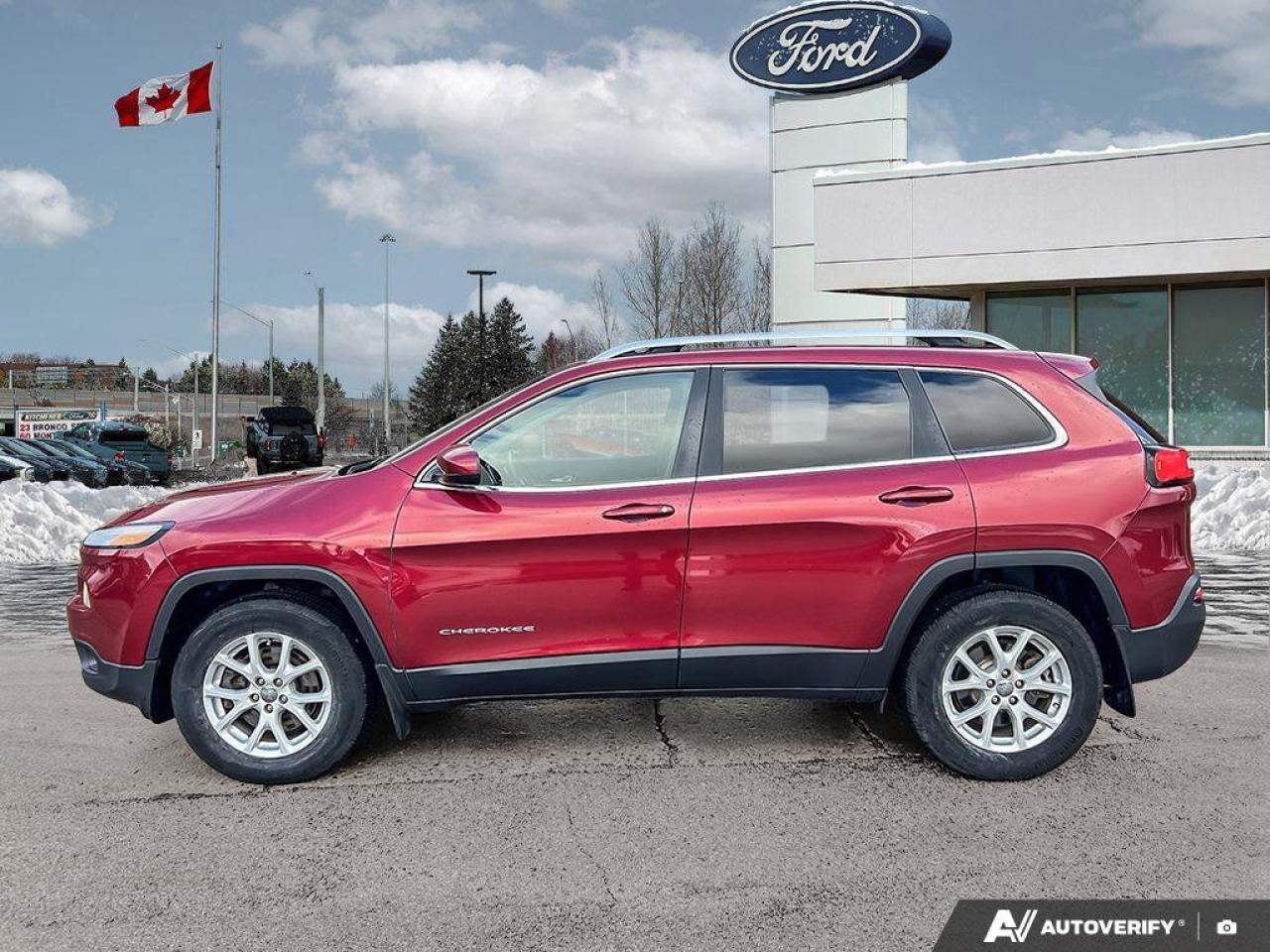 2016 Jeep Cherokee North   NAV   V6   HTD STEERING WHEEL NAV   V6   H Photo