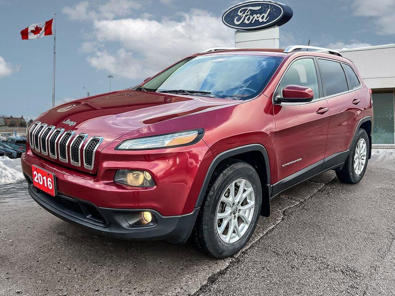 2016 Jeep Cherokee North   NAV   V6   HTD STEERING WHEEL NAV   V6   H Photo