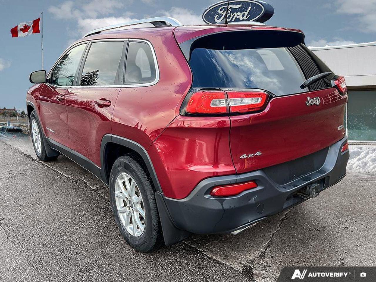 2016 Jeep Cherokee North   NAV   V6   HTD STEERING WHEEL NAV   V6   H Photo4