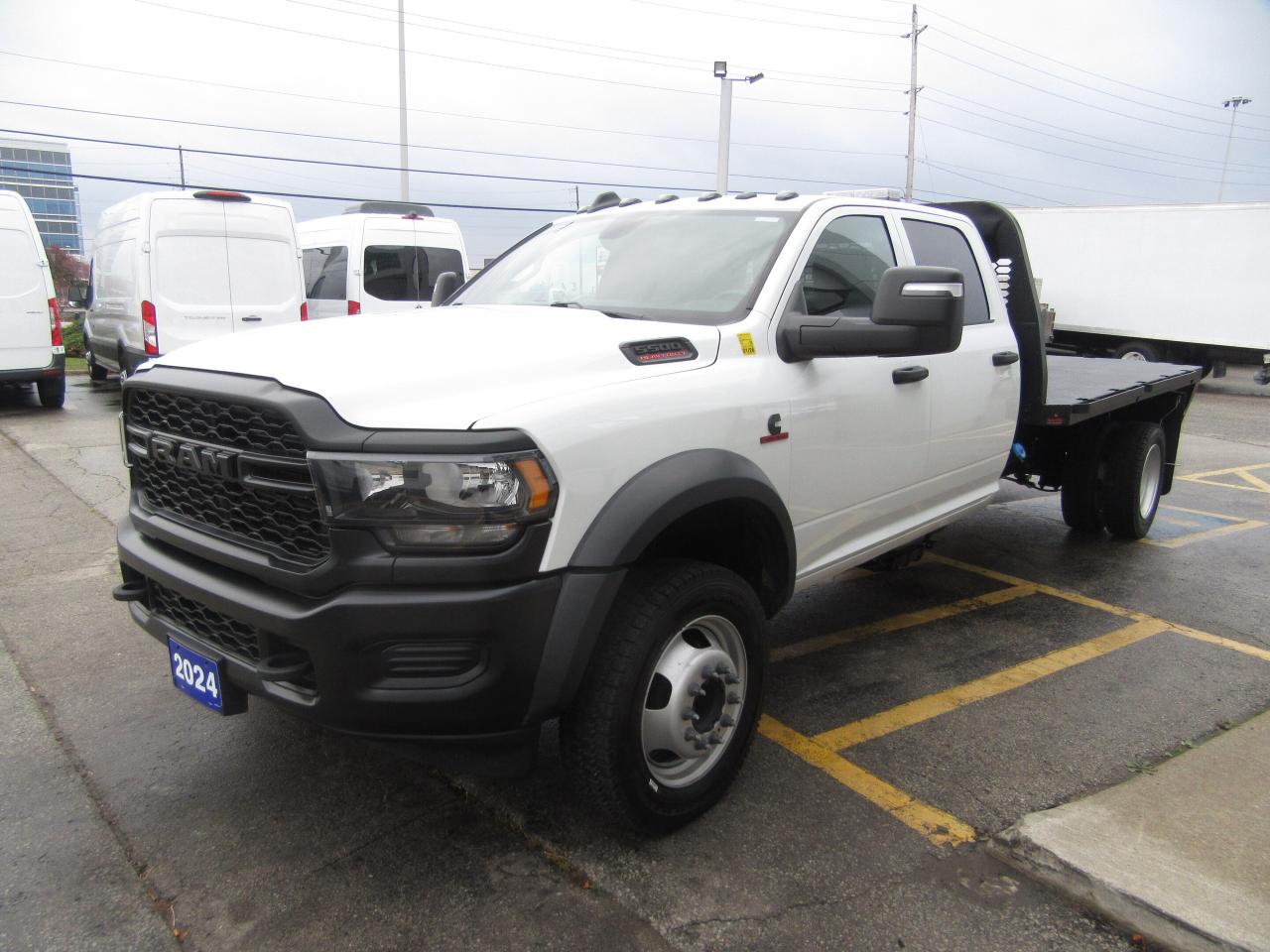 2024 RAM 5500 4X4 DIESEL CREW CAB FLAT DECK GOOSE NECK Photo4