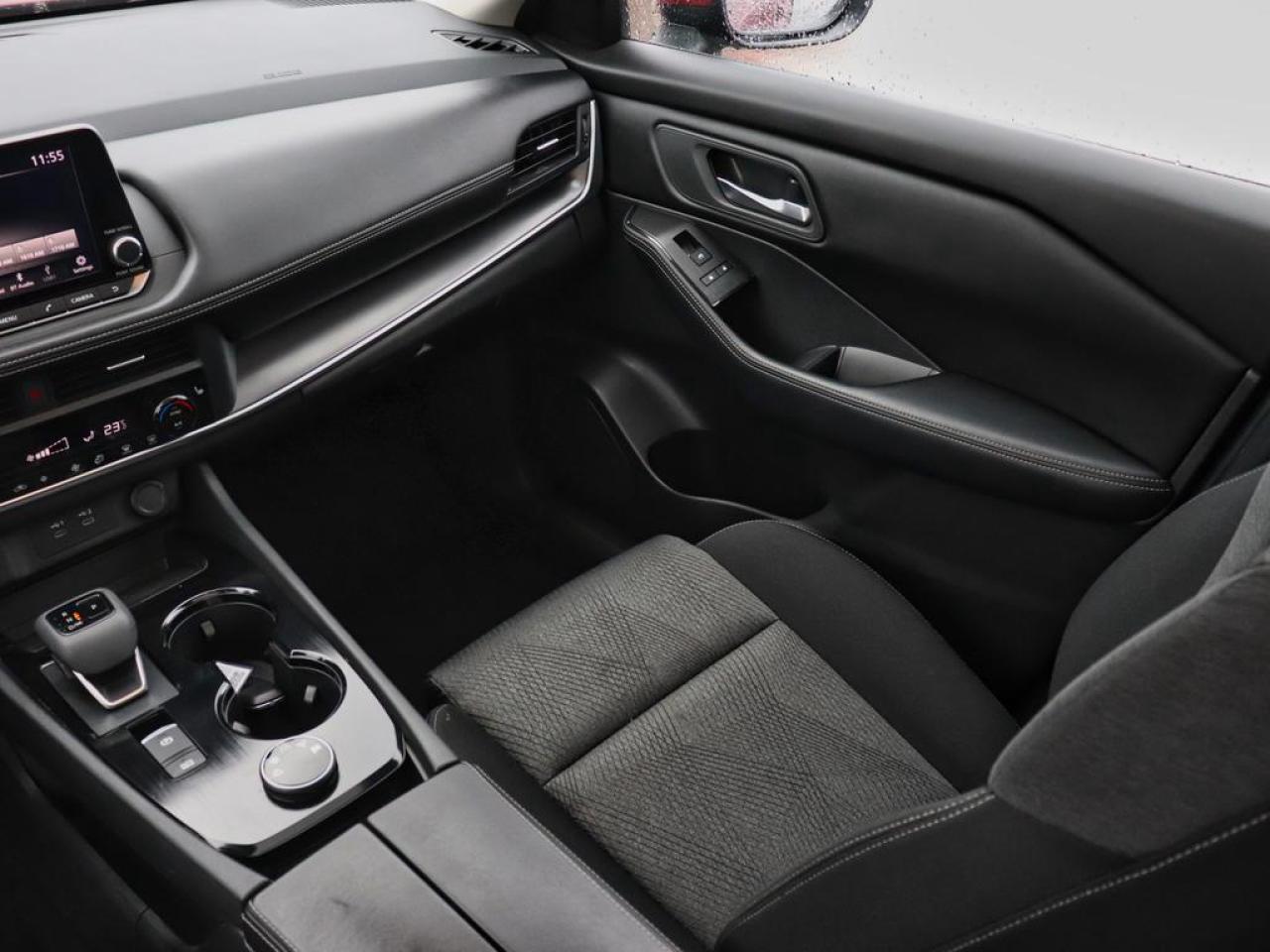 2024 Nissan Rogue SV Moonroof  - Moonroof -  Power Liftgate Photo