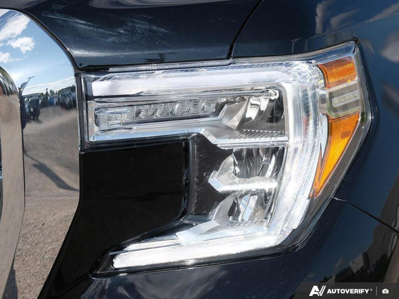 2021 GMC Sierra 1500 DenaliDENALI, CREW, 4X4, 5.3L, NAV, ROOF, 1-OWNER! Photo