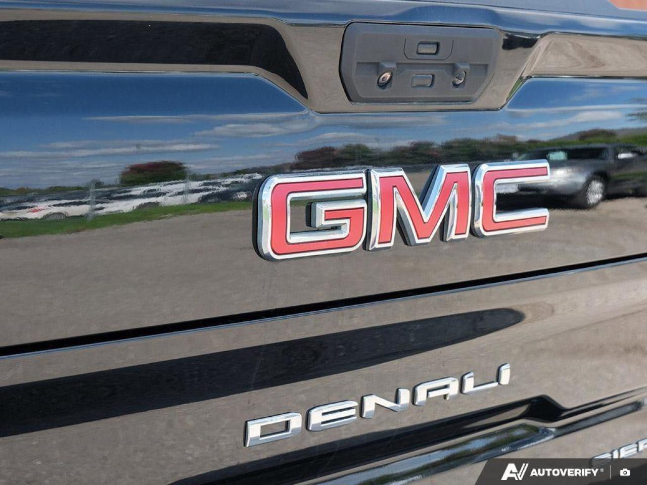 2021 GMC Sierra 1500 DenaliDENALI, CREW, 4X4, 5.3L, NAV, ROOF, 1-OWNER! Photo