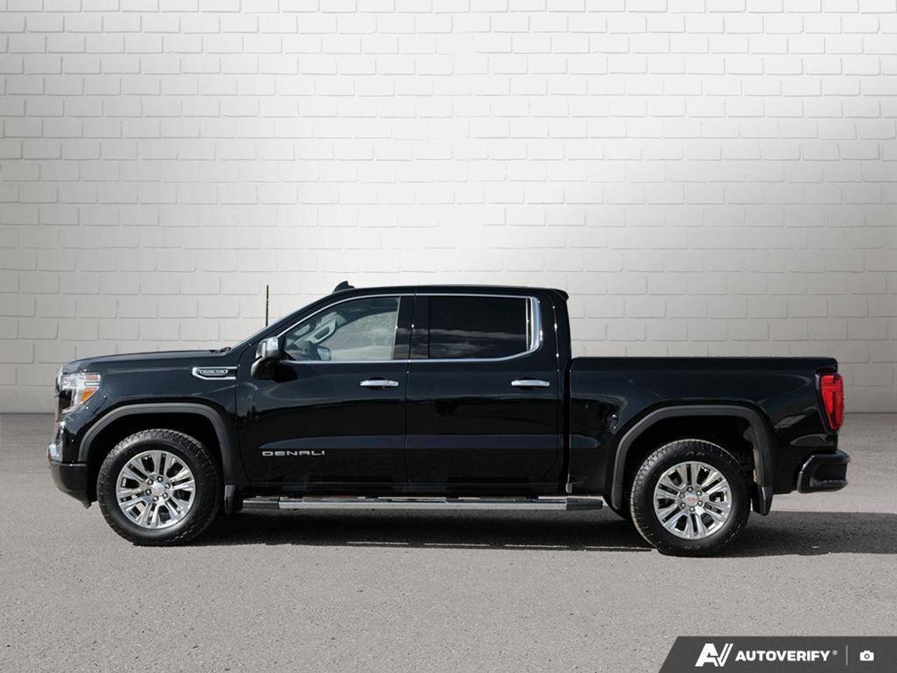 2021 GMC Sierra 1500 DenaliDENALI, CREW, 4X4, 5.3L, NAV, ROOF, 1-OWNER! Photo