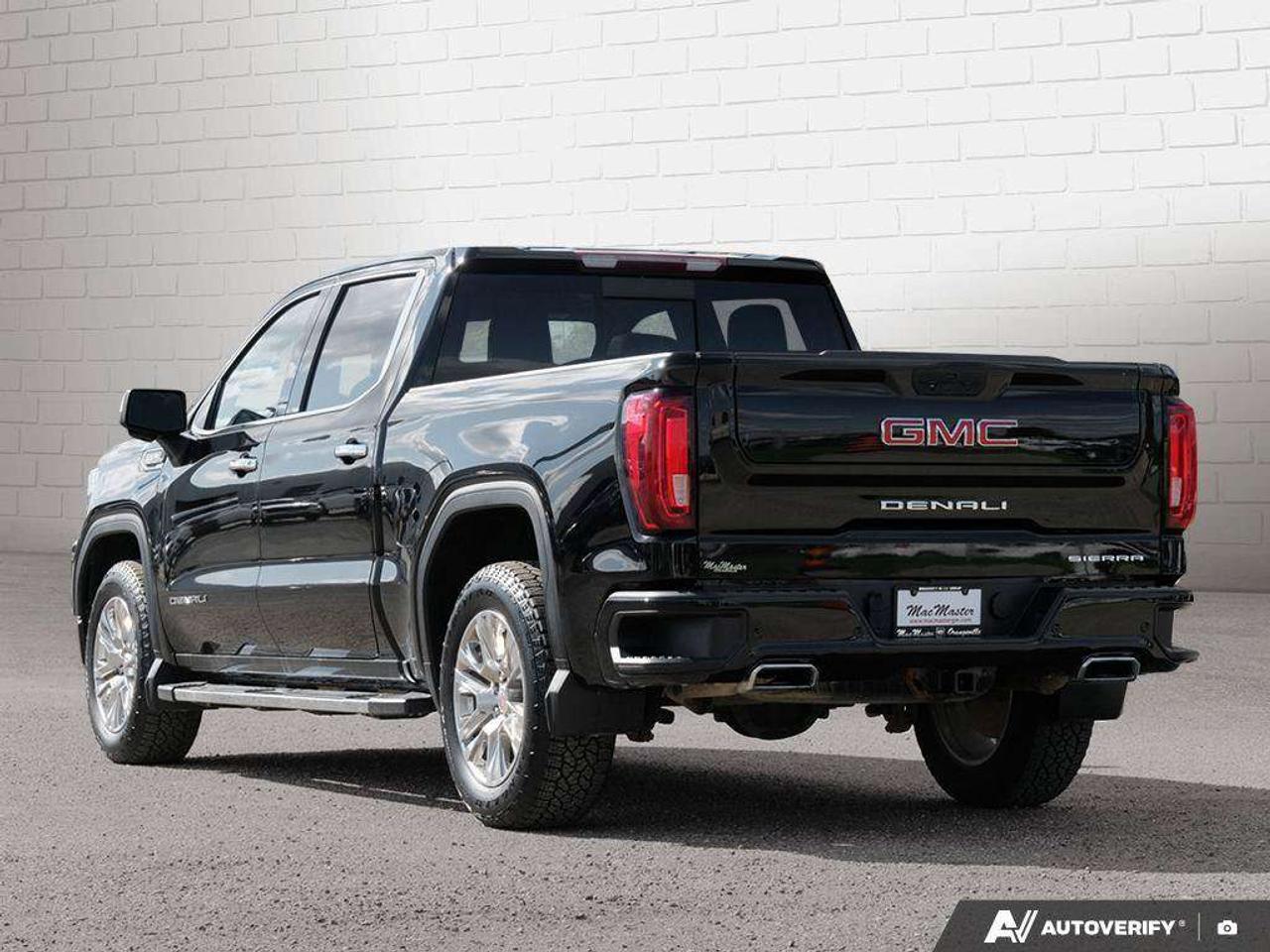 2021 GMC Sierra 1500 DENALI, CREW, 4X4, 5.3L, NAV, ROOF, 1-OWNER! Photo