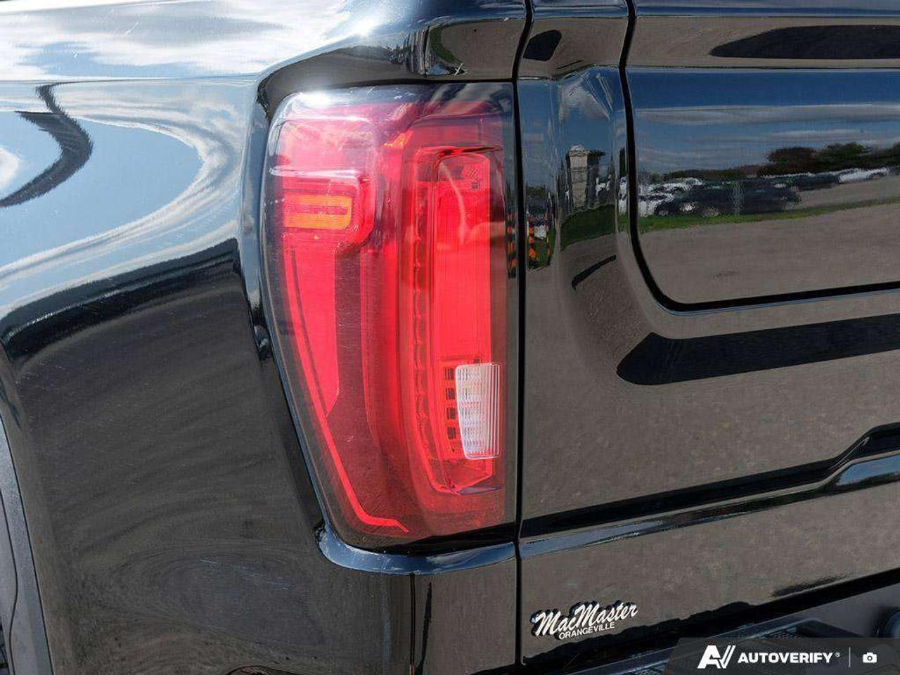 2021 GMC Sierra 1500 DENALI, CREW, 4X4, 5.3L, NAV, ROOF, 1-OWNER! Photo