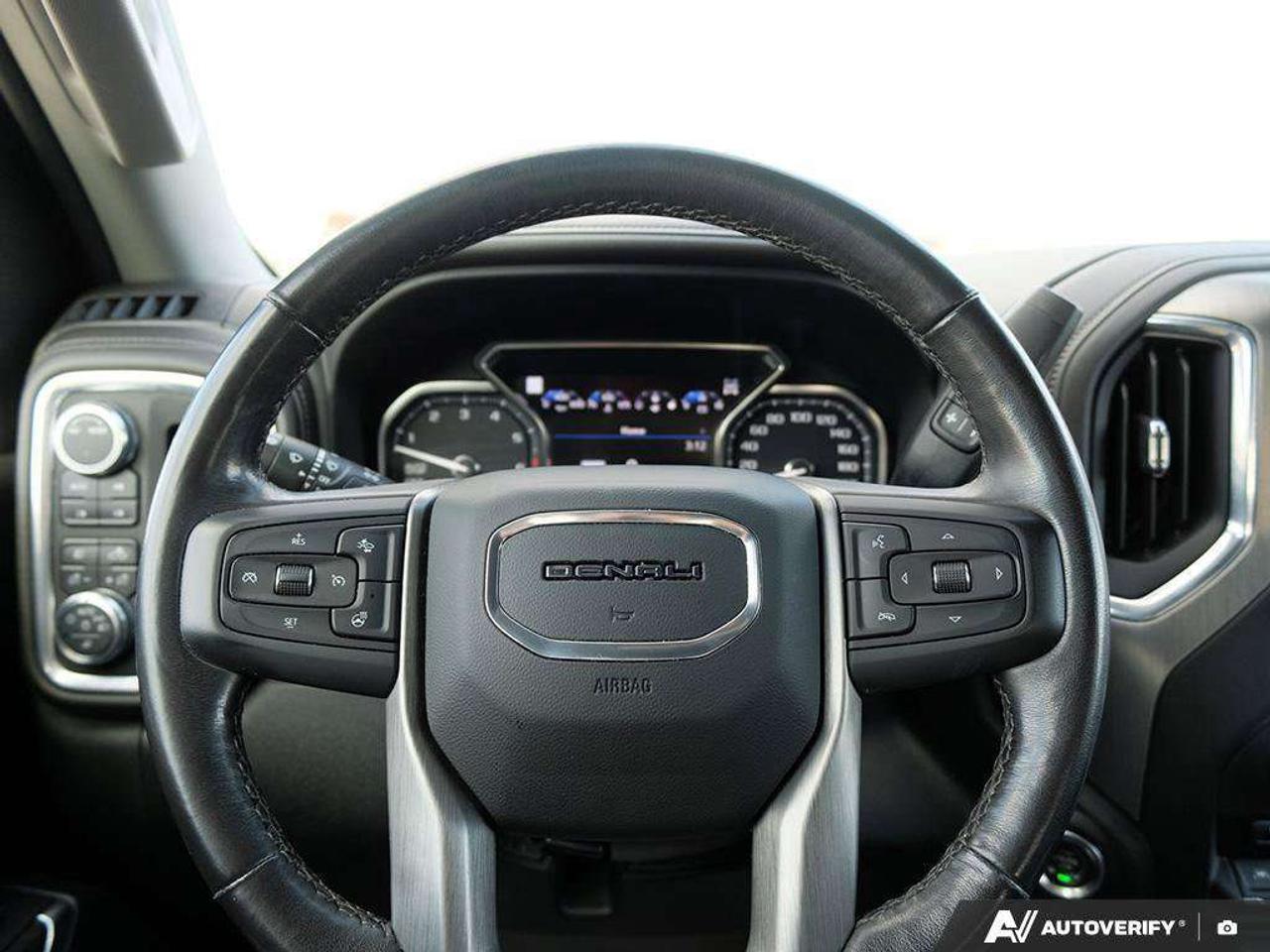 2021 GMC Sierra 1500 DENALI, CREW, 4X4, 5.3L, NAV, ROOF, 1-OWNER! Photo