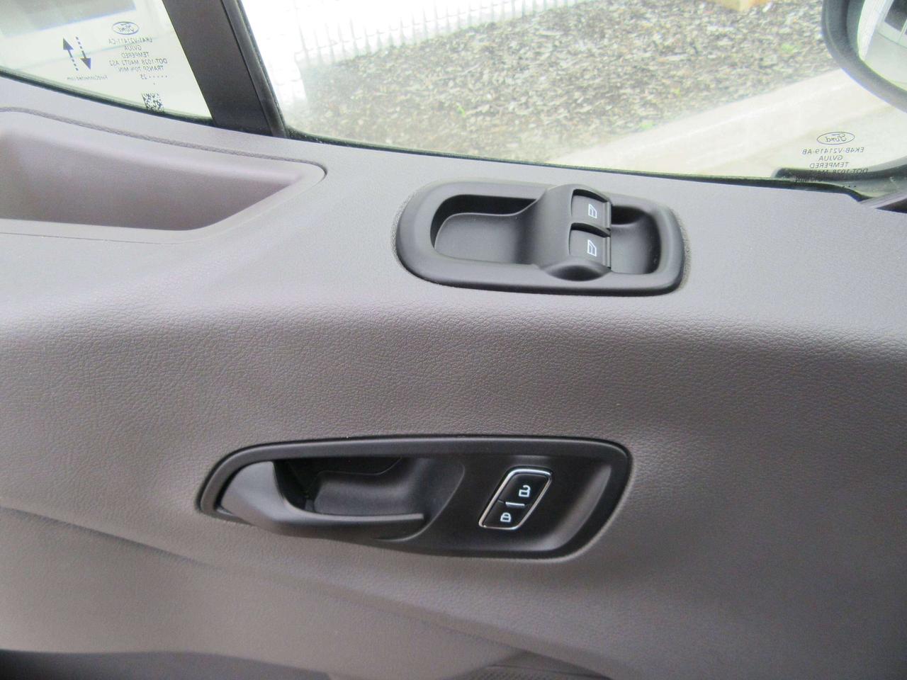 2025 Ford Transit Cargo Van T-150 LOWROOF 130” WB CARGO VAN Photo
