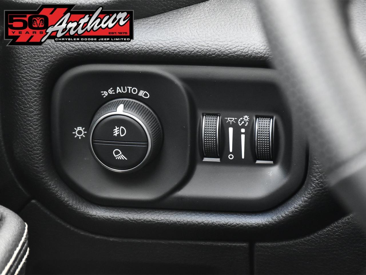 2025 RAM 1500 SPORT NIGHT CREW CAB 4X4 Photo