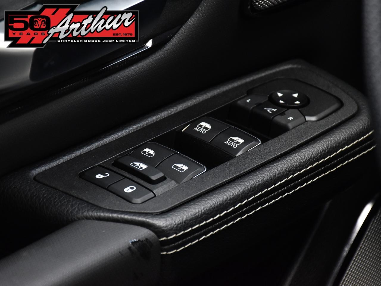 2025 RAM 1500 SPORT NIGHT CREW CAB 4X4 Photo