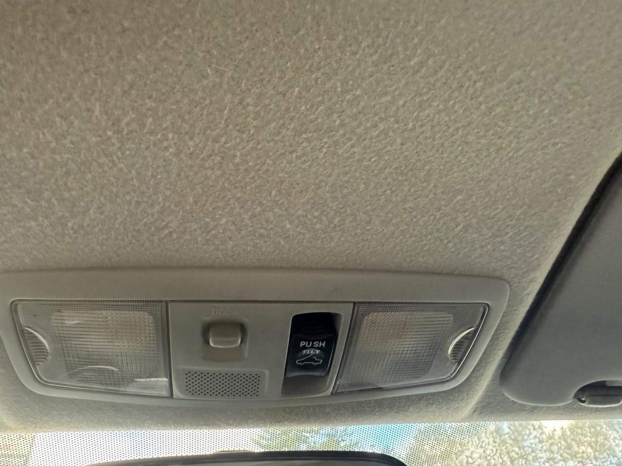 2017 Mitsubishi Lancer ES   SLICK AND SHARP Photo