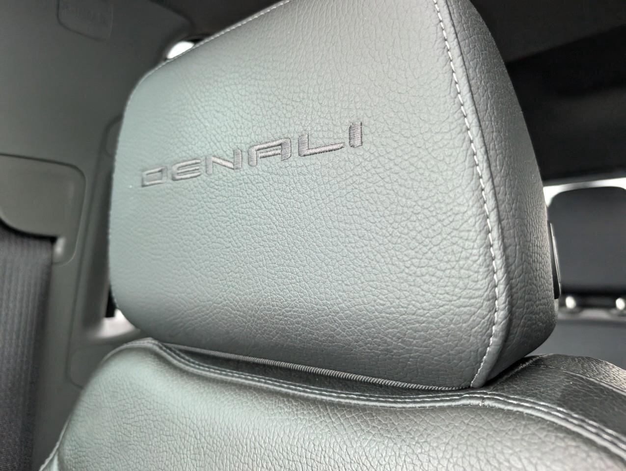 2021 GMC Sierra 1500 DenaliDENALI, CREW, 6.2L, 4X4, NAV, ROOF, HEATED/C Photo