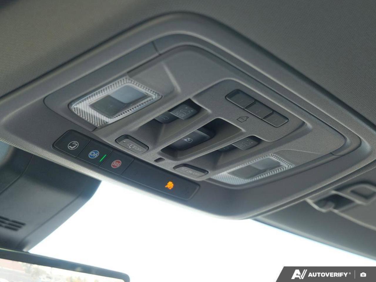 2021 GMC Sierra 1500 DenaliDENALI, CREW, 6.2L, 4X4, NAV, ROOF, HEATED/C Photo