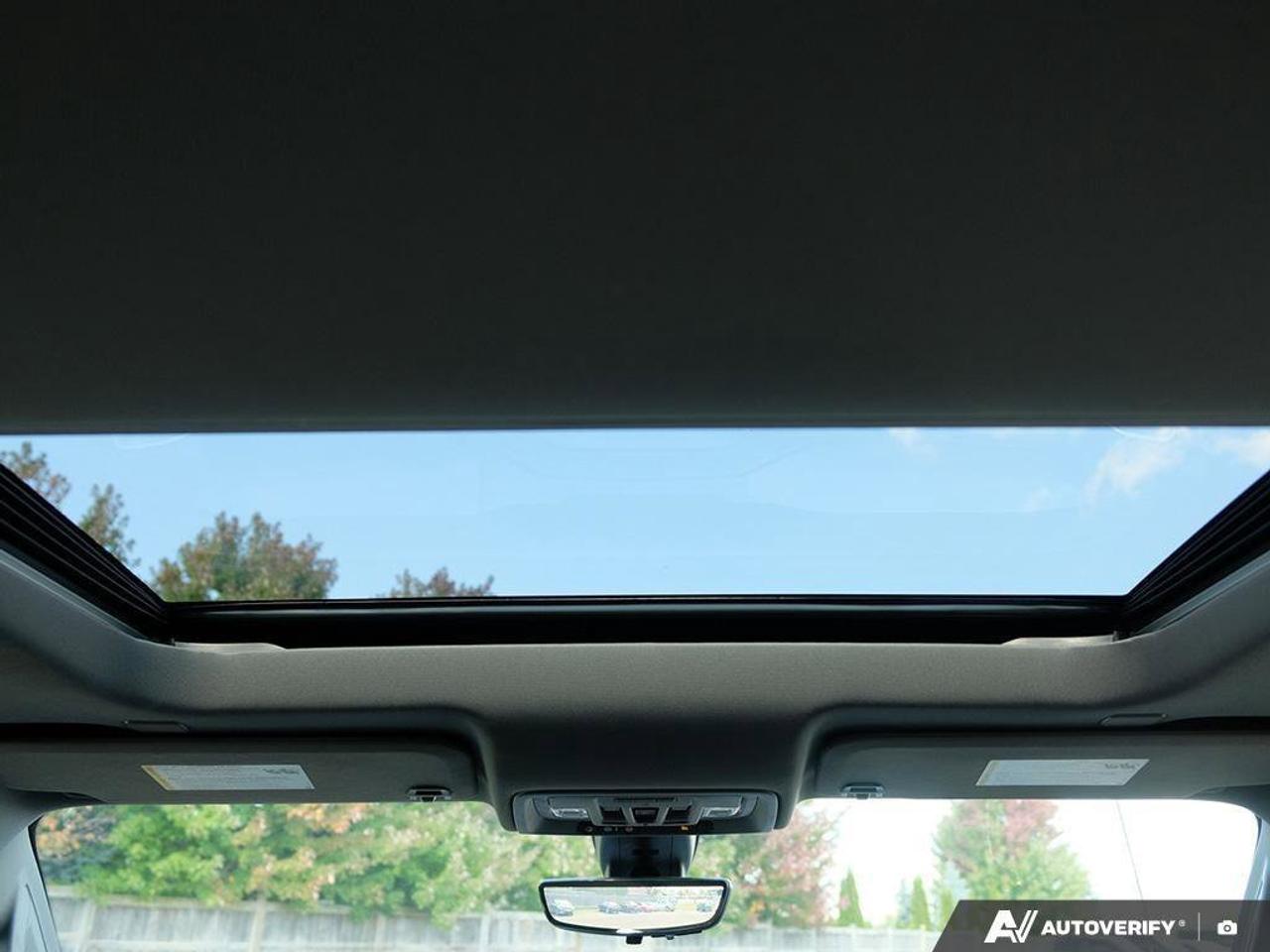 2021 GMC Sierra 1500 DenaliDENALI, CREW, 6.2L, 4X4, NAV, ROOF, HEATED/C Photo