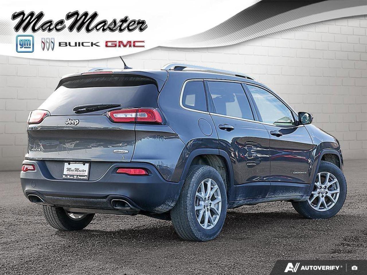 2015 Jeep Cherokee LatitudeNORTH, 4X4, V6, HEATED CLOTH, AS-TRADED! Photo