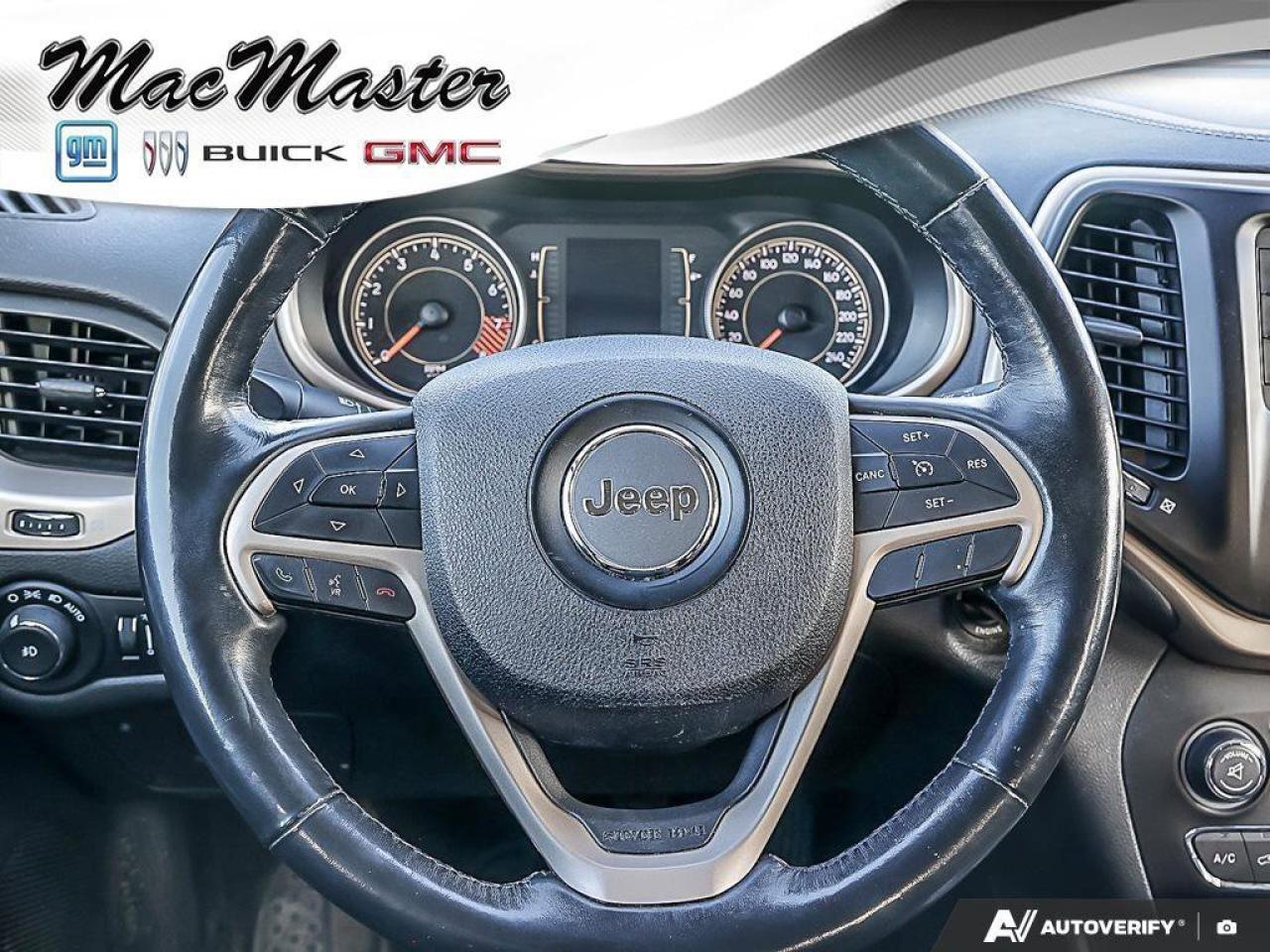 2015 Jeep Cherokee LatitudeNORTH, 4X4, V6, HEATED CLOTH, AS-TRADED! Photo