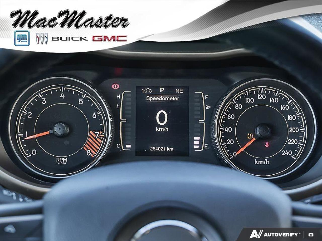 2015 Jeep Cherokee LatitudeNORTH, 4X4, V6, HEATED CLOTH, AS-TRADED! Photo