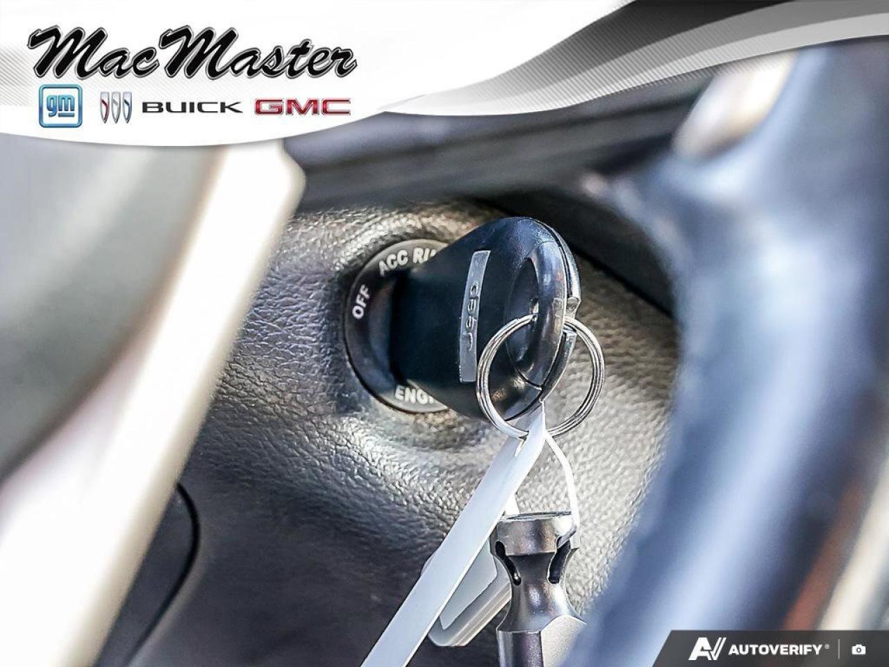 2015 Jeep Cherokee LatitudeNORTH, 4X4, V6, HEATED CLOTH, AS-TRADED! Photo