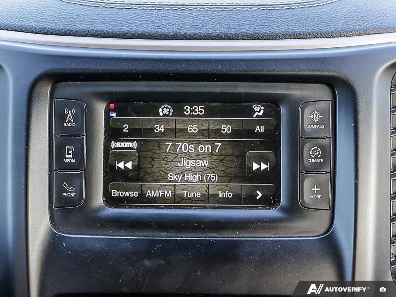 2015 Jeep Cherokee LatitudeNORTH, 4X4, V6, HEATED CLOTH, AS-TRADED! Photo