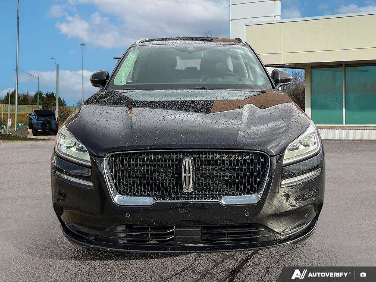 2021 Lincoln Corsair Reserve   LOW KMS   MOONROOF   LEATHER LOW KMS   M Photo2