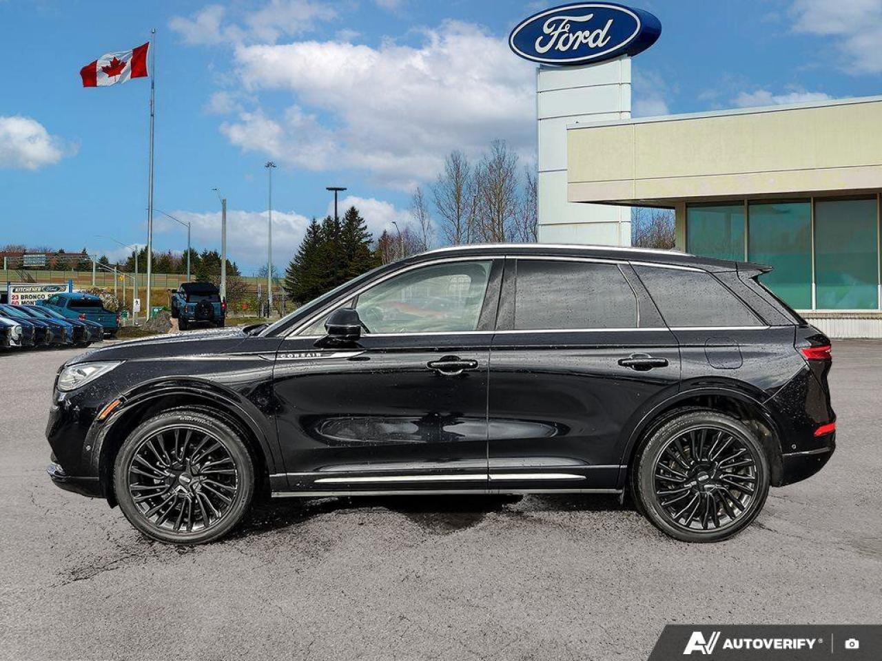 2021 Lincoln Corsair Reserve   LOW KMS   MOONROOF   LEATHER LOW KMS   M Photo3