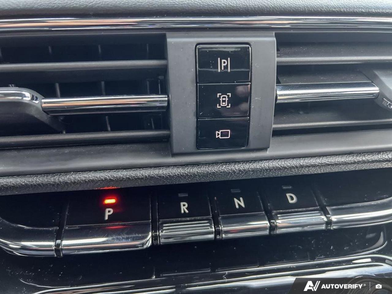 2021 Lincoln Corsair Reserve   LOW KMS   MOONROOF   LEATHER LOW KMS   M Photo