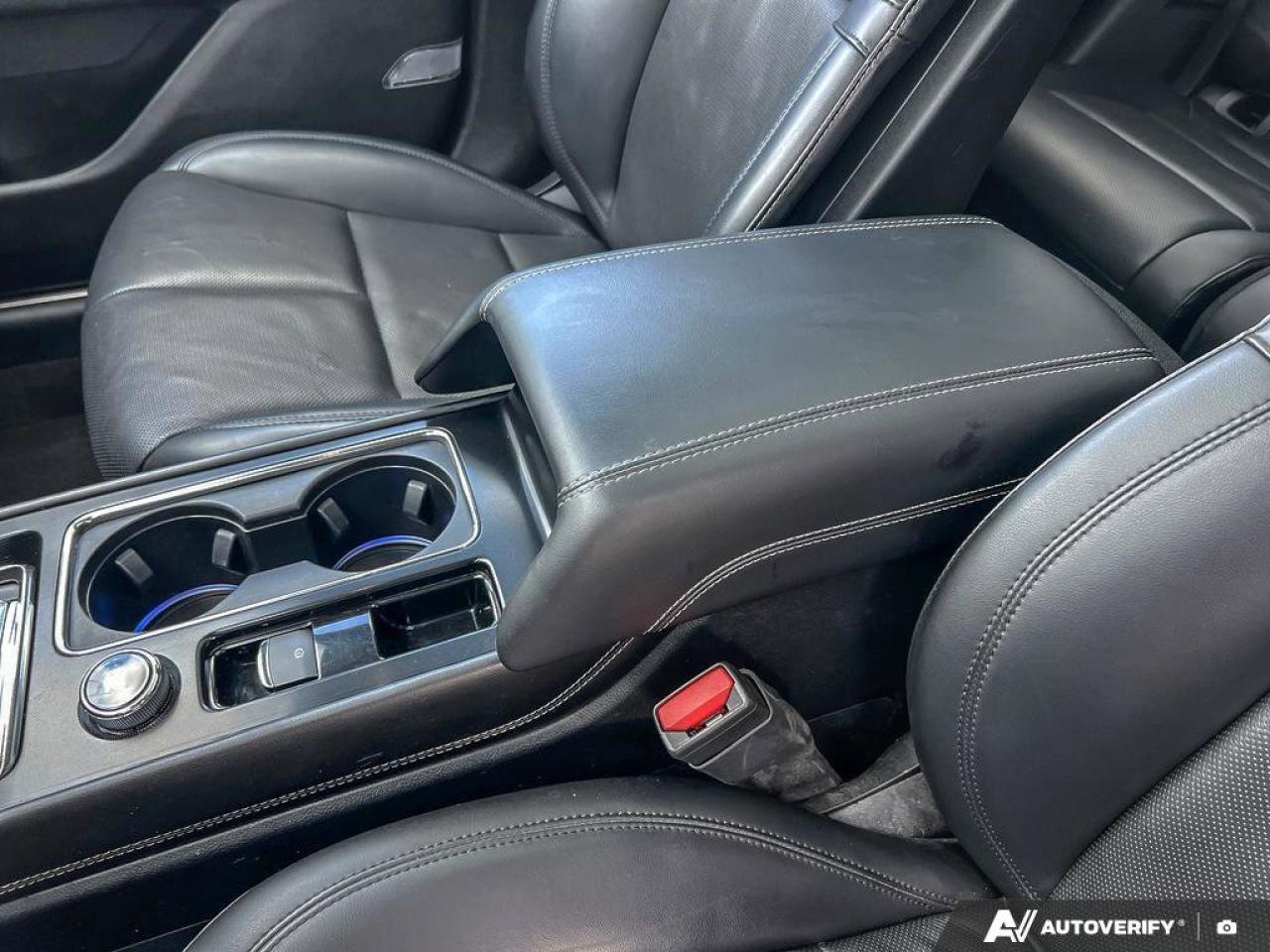 2021 Lincoln Corsair Reserve   LOW KMS   MOONROOF   LEATHER LOW KMS   M Photo