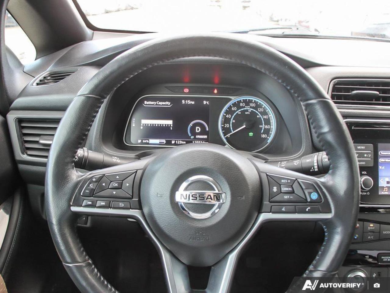 2018 Nissan Leaf SVELECTRIC, CARPLAY, BACKUP CAM, TWO SETS OF TIRES Photo