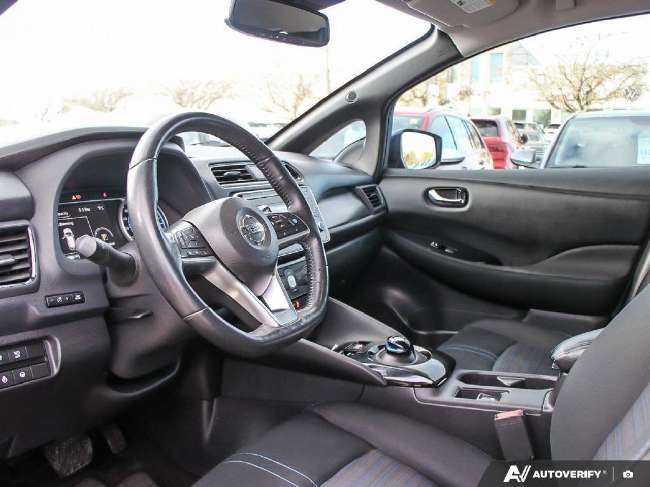 2018 Nissan Leaf SVELECTRIC, CARPLAY, BACKUP CAM, TWO SETS OF TIRES Photo