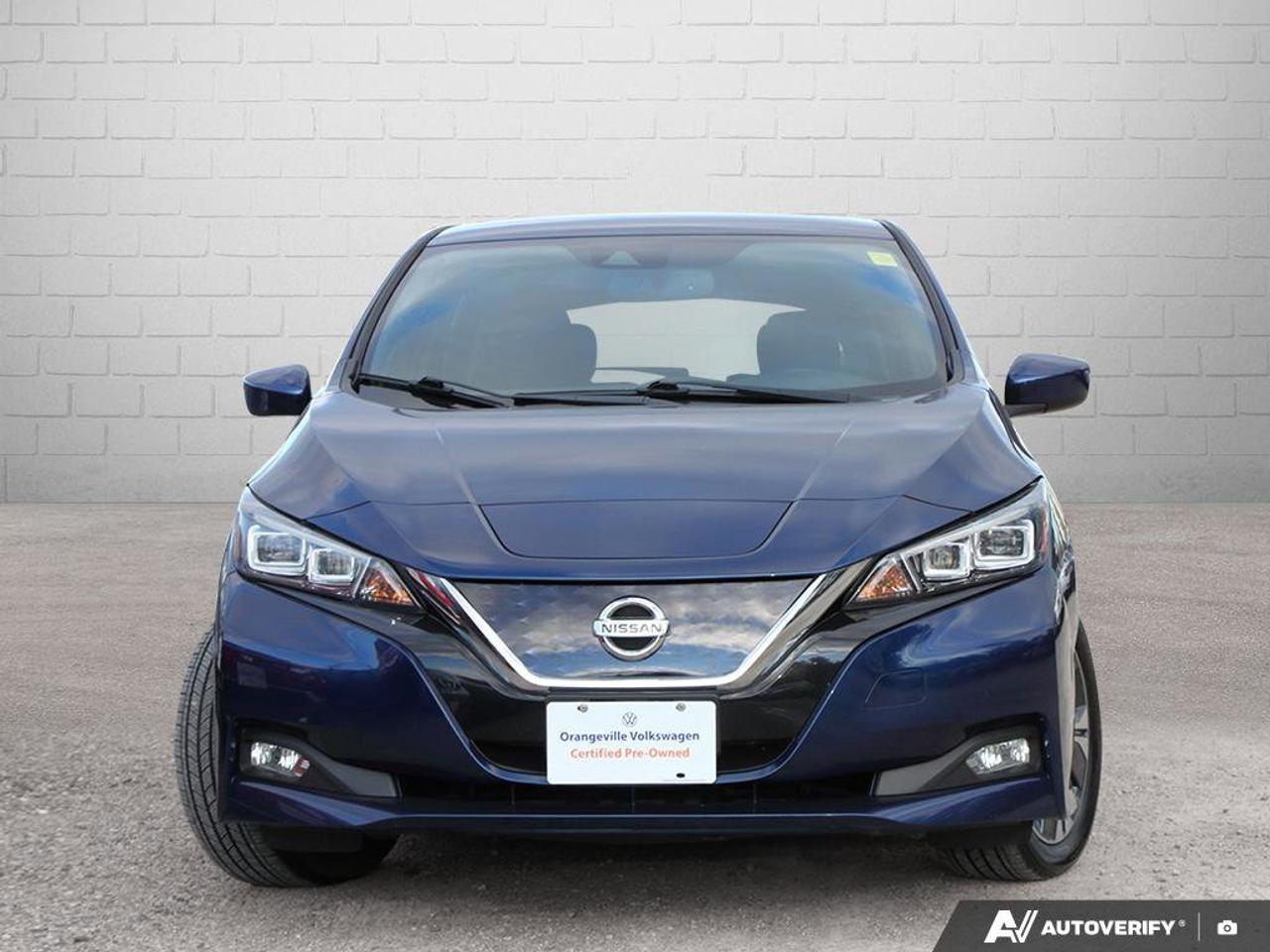 2018 Nissan Leaf Sv HatchELECTRIC, CARPLAY, BACKUP CAM, TWO SETS OF Photo