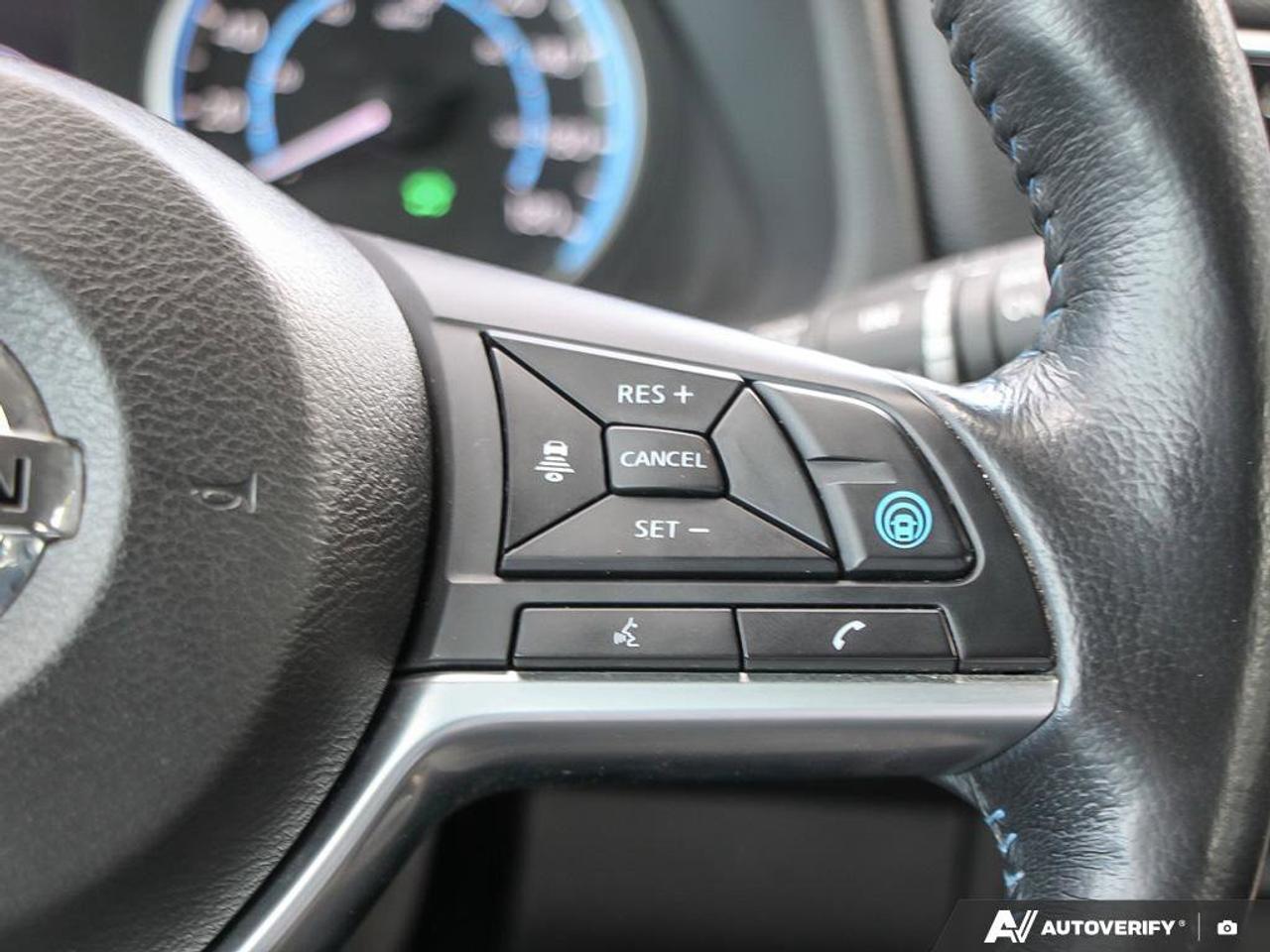 2018 Nissan Leaf Sv HatchELECTRIC, CARPLAY, BACKUP CAM, TWO SETS OF Photo
