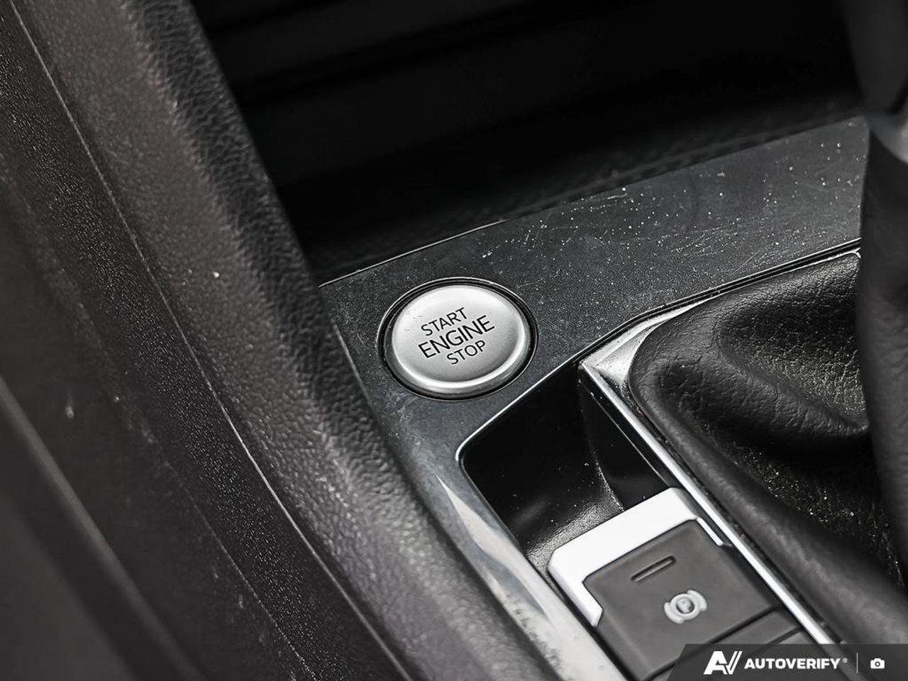 2022 Volkswagen Tiguan ComfortlineACCIDENT-FREE, HEATED SEATS, BACKUP CAM Photo
