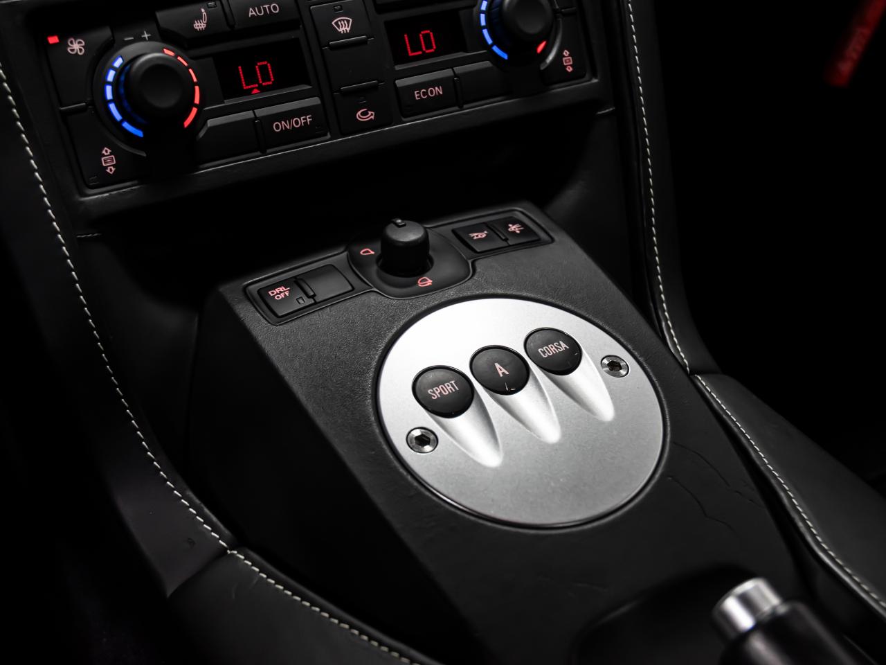 2009 Lamborghini Gallardo AWD REAR VIEW CAMERA SHOWROOM CONDITION Photo