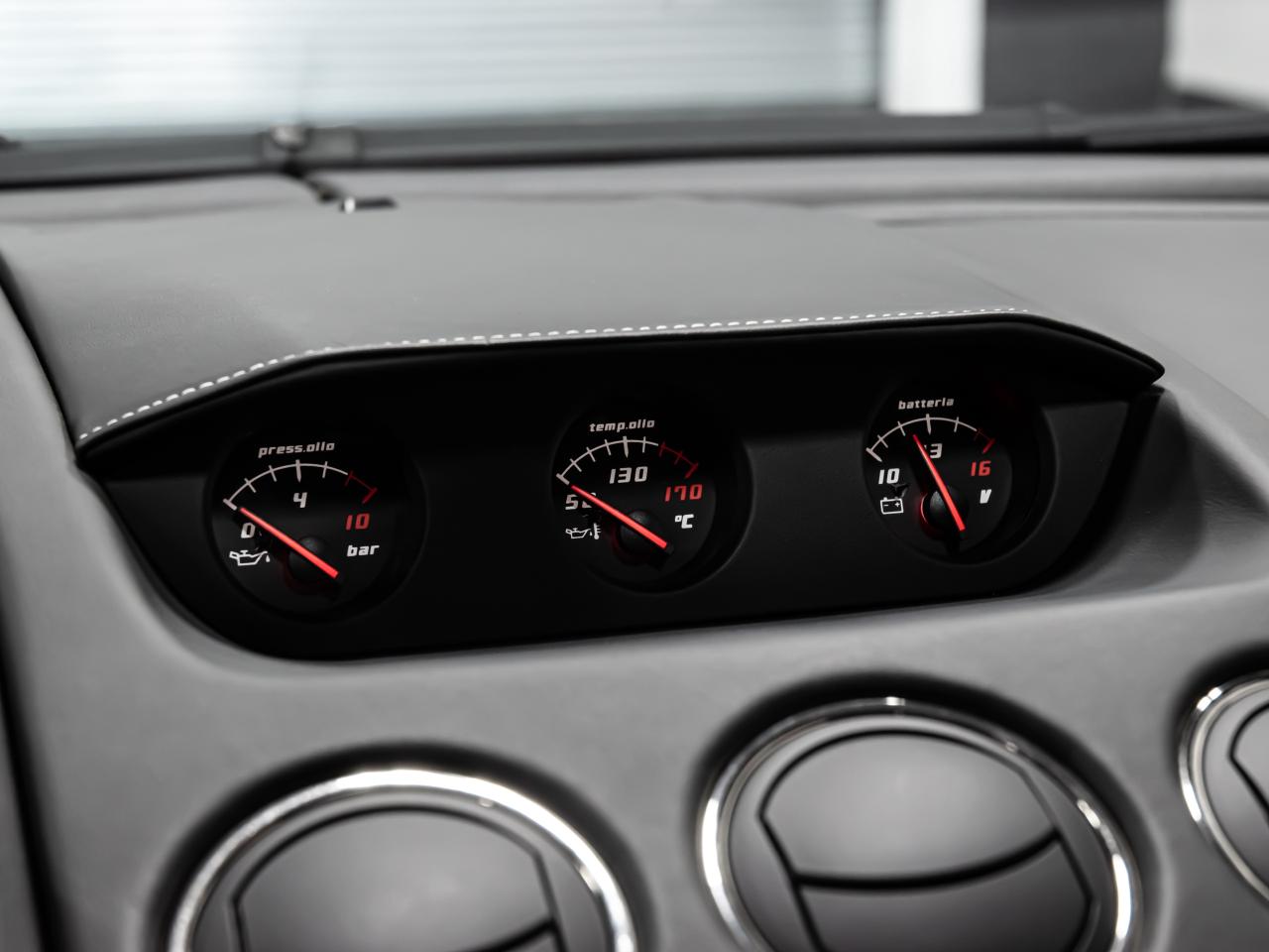 2009 Lamborghini Gallardo AWD REAR VIEW CAMERA SHOWROOM CONDITION Photo