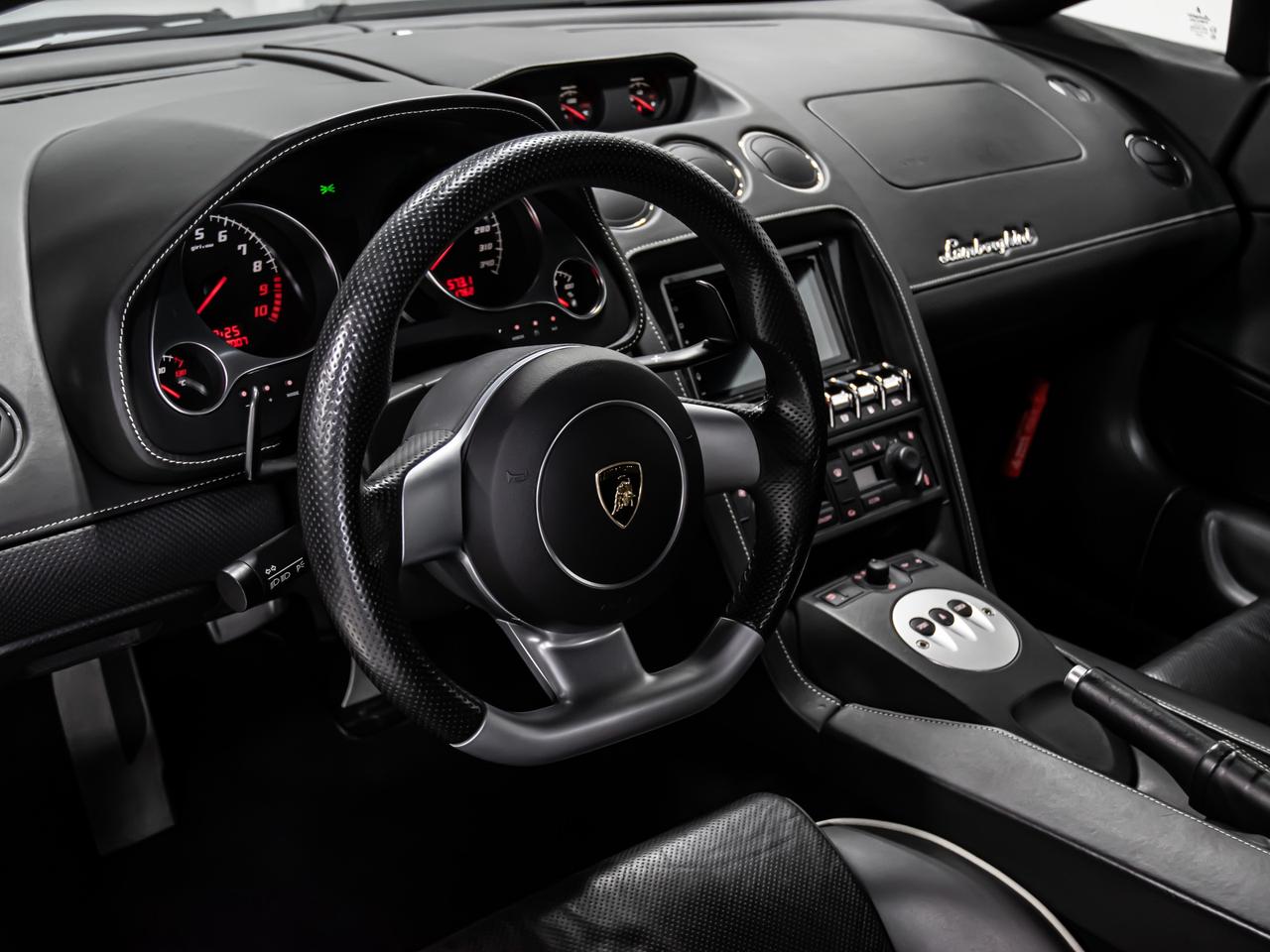 2009 Lamborghini Gallardo AWD REAR VIEW CAMERA SHOWROOM CONDITION Photo