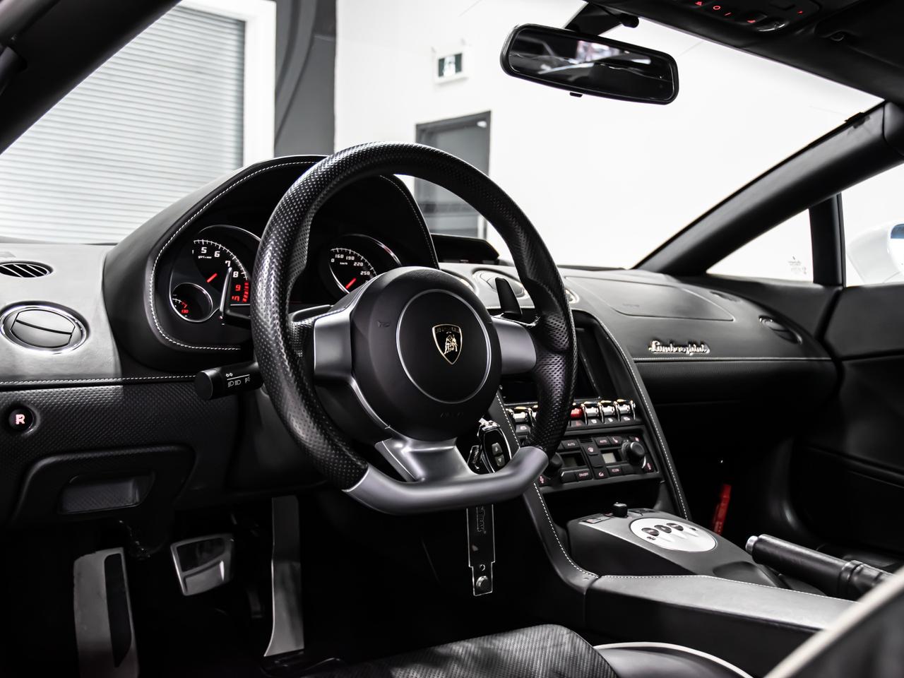 2009 Lamborghini Gallardo AWD REAR VIEW CAMERA SHOWROOM CONDITION Photo